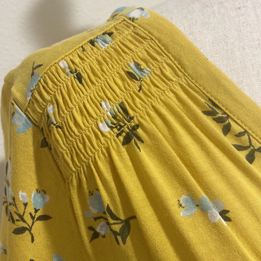 OLD NAVY FLORAL TOP - Picture 3 of 7